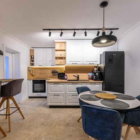 Five Stars Apartment 티미쇼아라 외부 사진