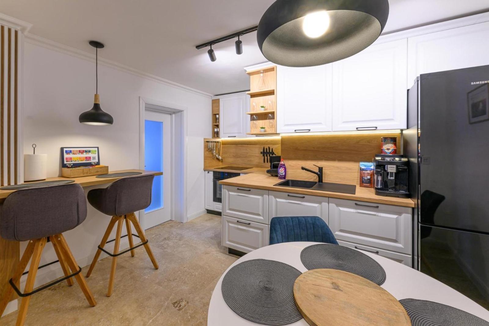 Five Stars Apartment 티미쇼아라 외부 사진