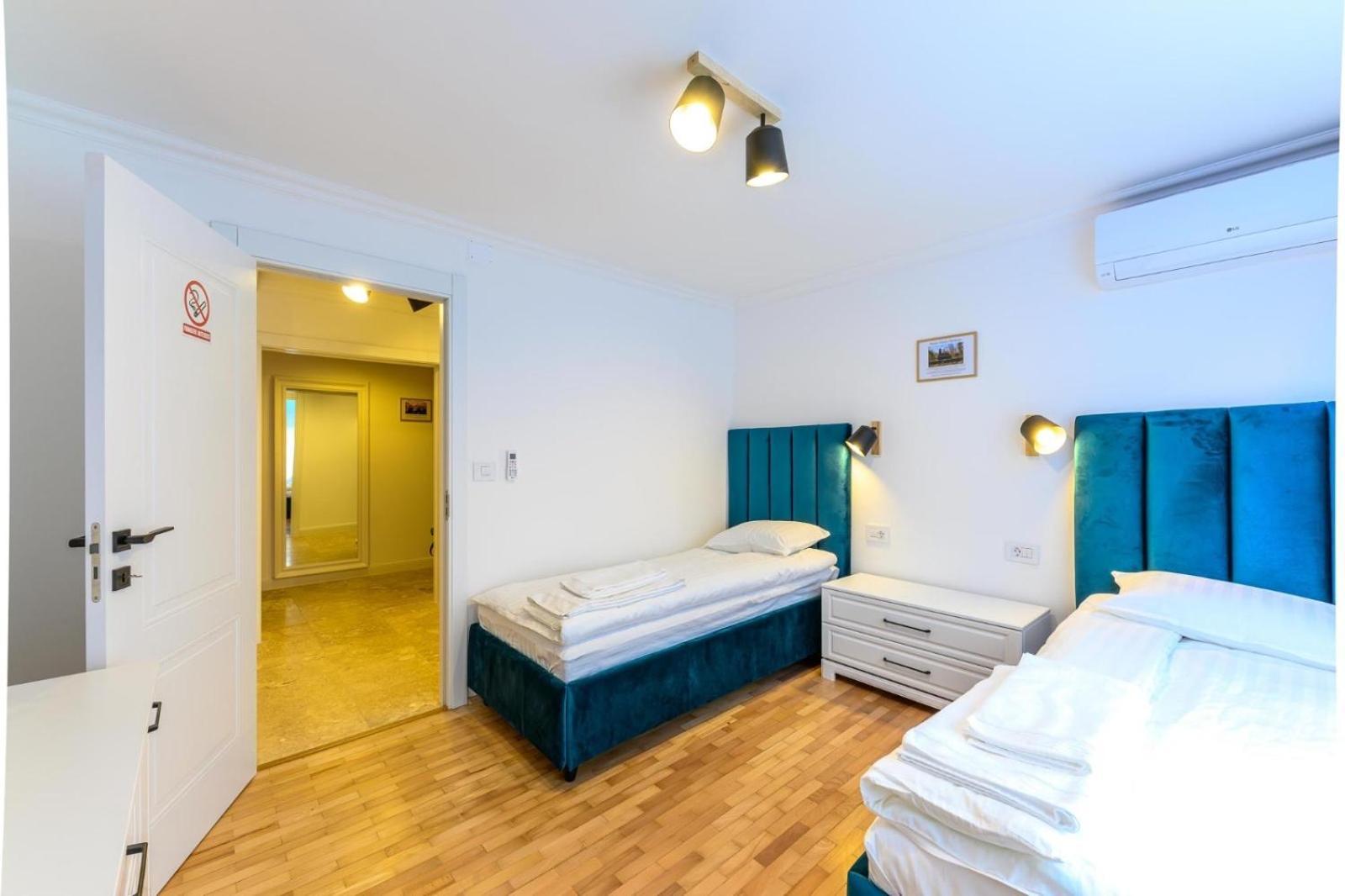 Five Stars Apartment 티미쇼아라 외부 사진