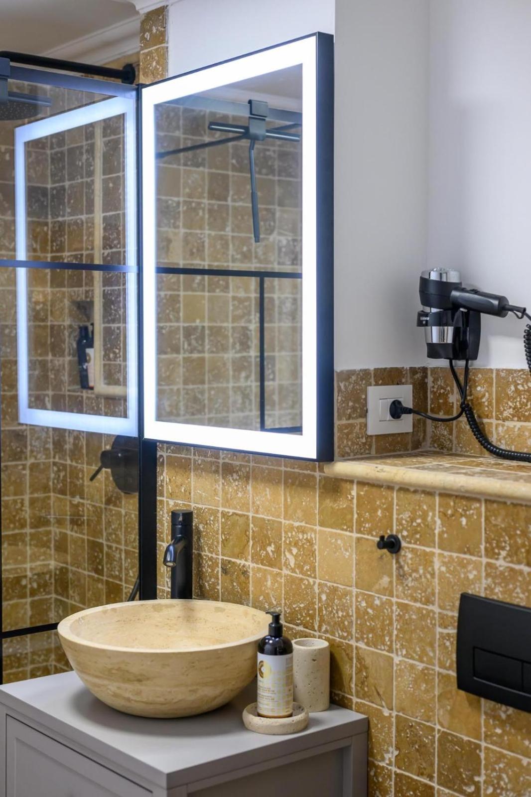 Five Stars Apartment 티미쇼아라 외부 사진