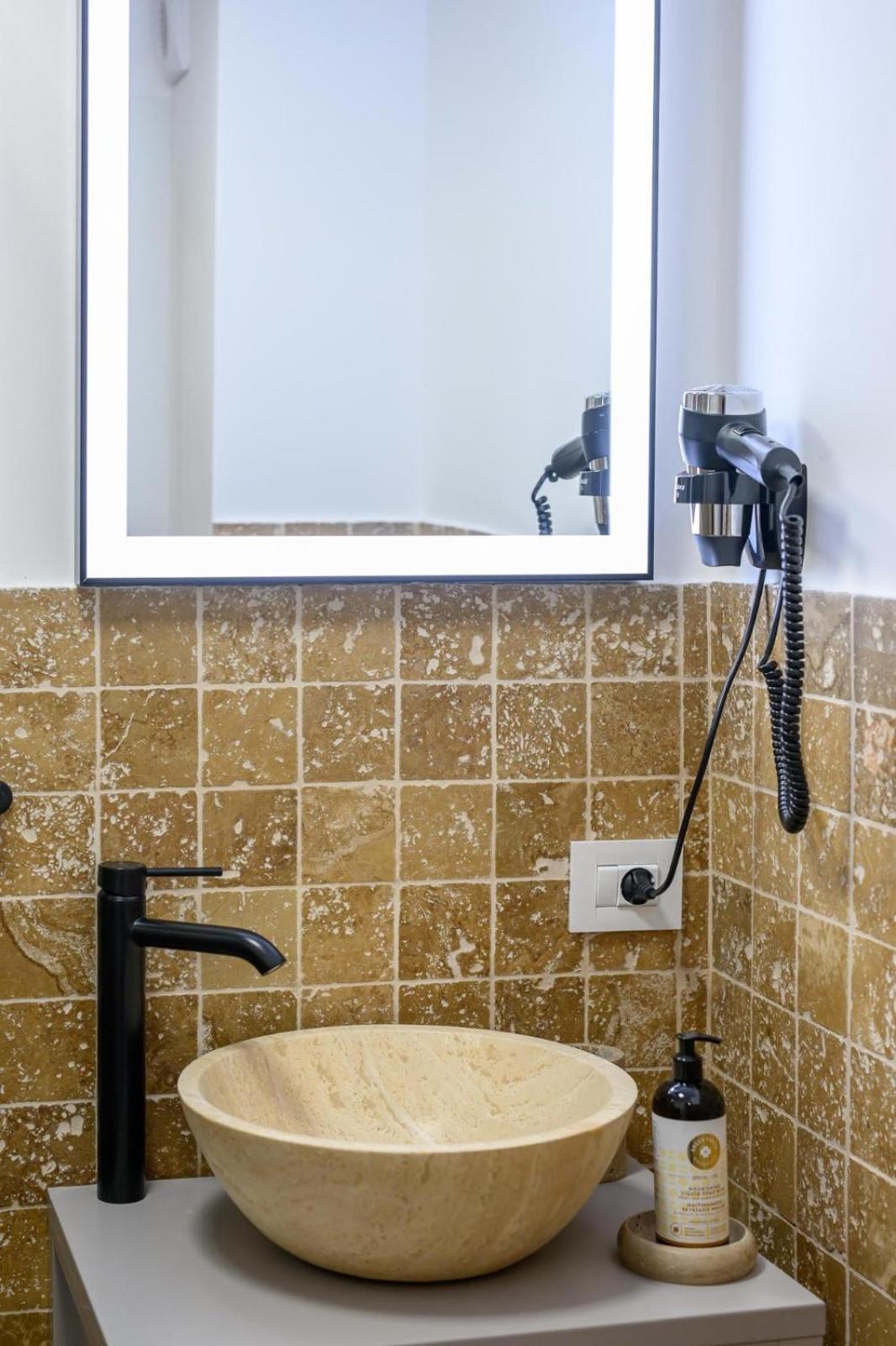 Five Stars Apartment 티미쇼아라 외부 사진