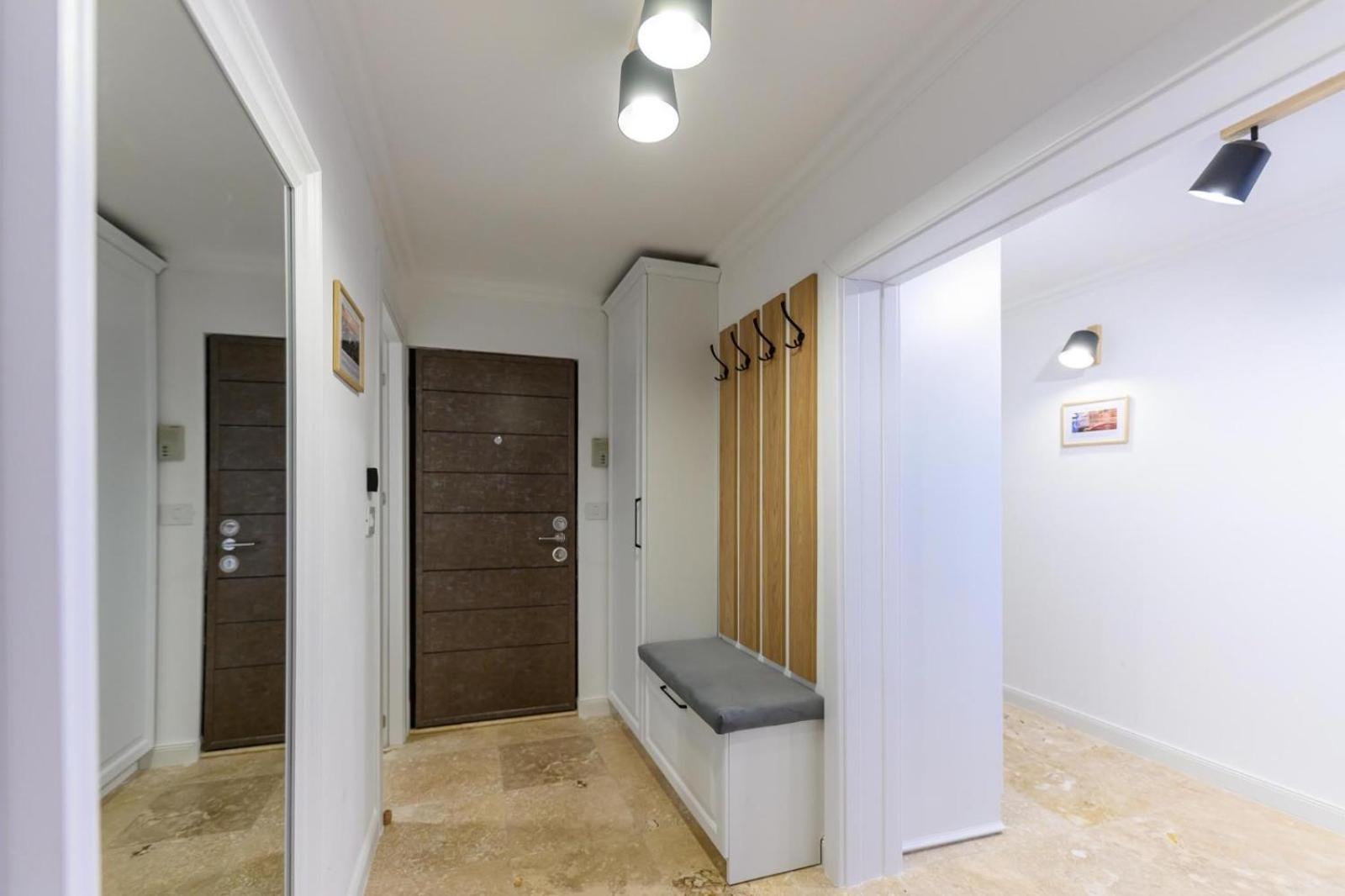 Five Stars Apartment 티미쇼아라 외부 사진