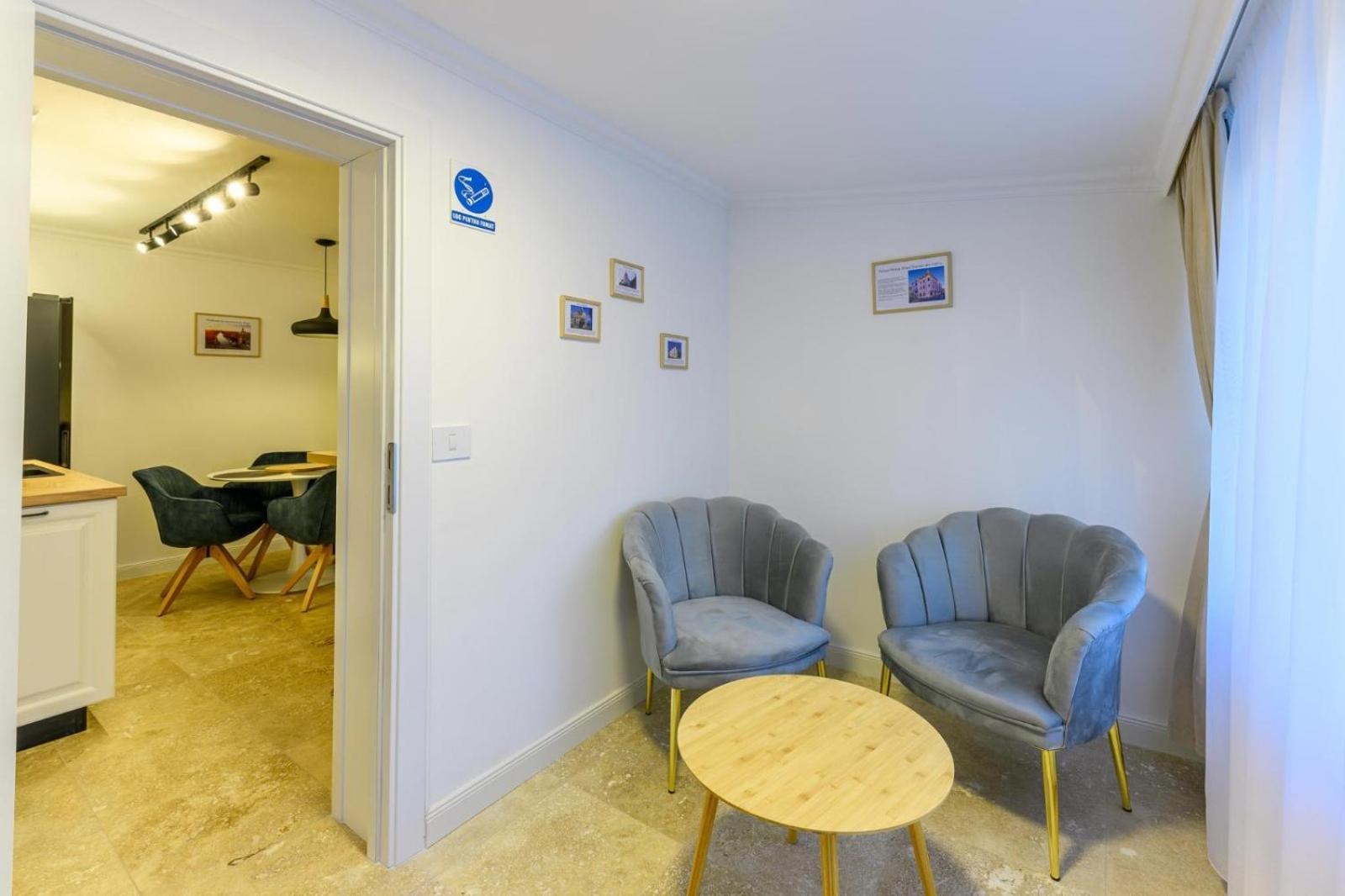 Five Stars Apartment 티미쇼아라 외부 사진